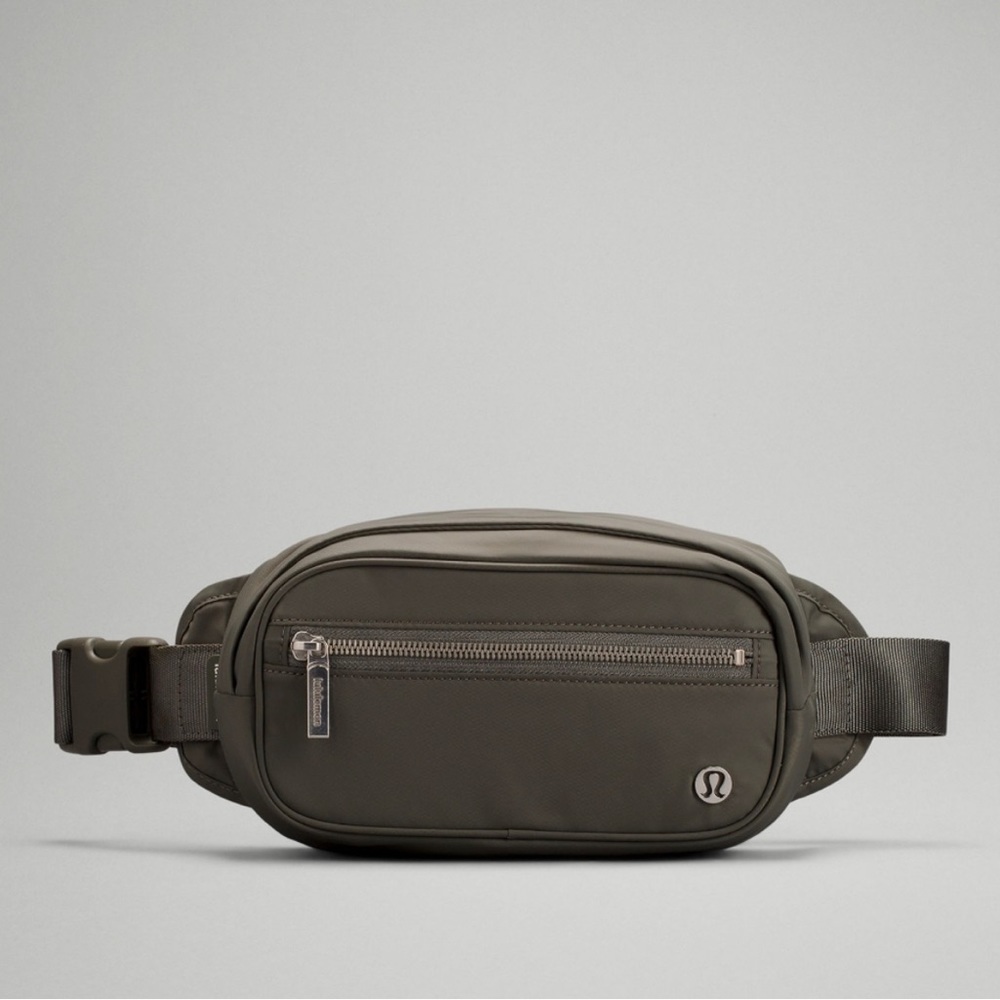 Lululemon Wanderlust Belt Bag 1.8L Sage